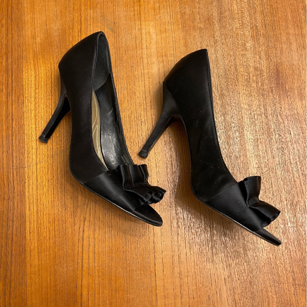 Tahari Sloan Satin Ruffle Peep-Toe Heels - 7